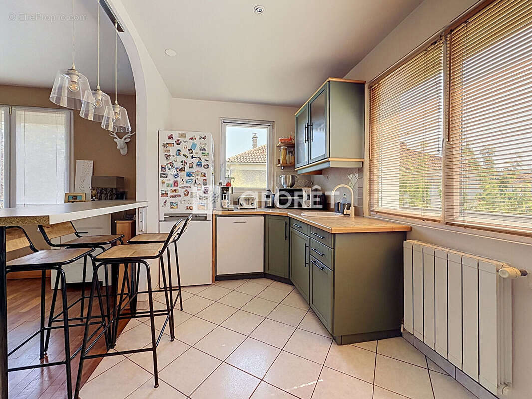 Maison Bourg La Reine 8 pièces 152 m2 - photo 3