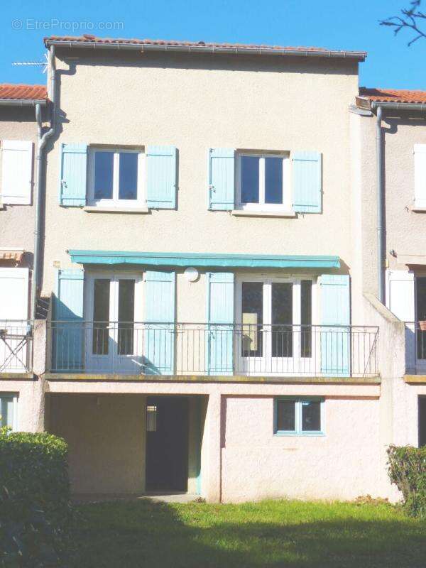Maison à AIGUILHE