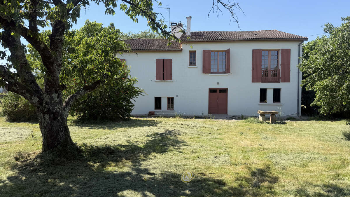 Maison à AIGUILLON
