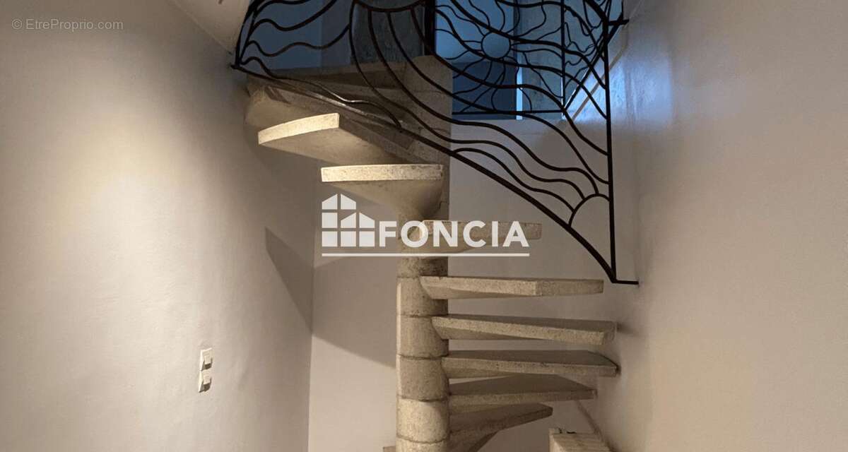 Maison à AZAY-LE-RIDEAU