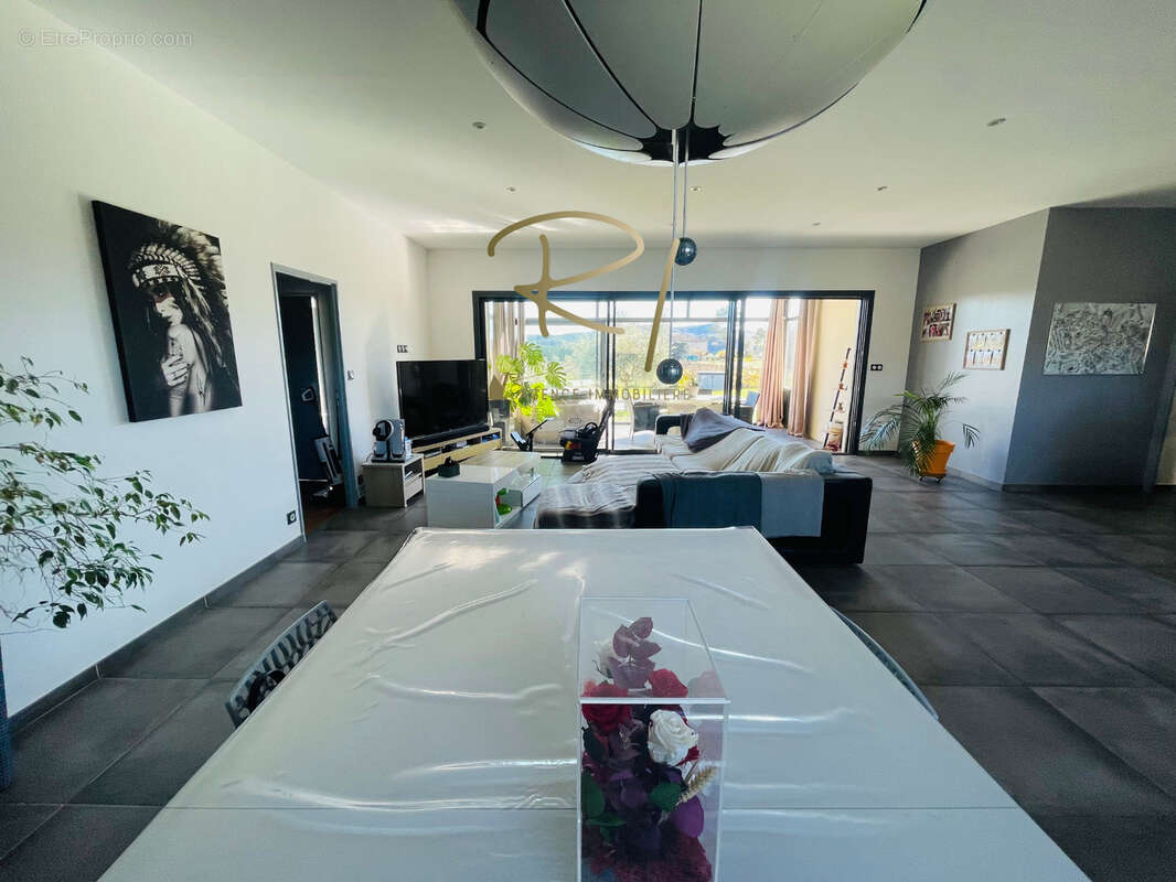 Maison à VALLON-PONT-D&#039;ARC