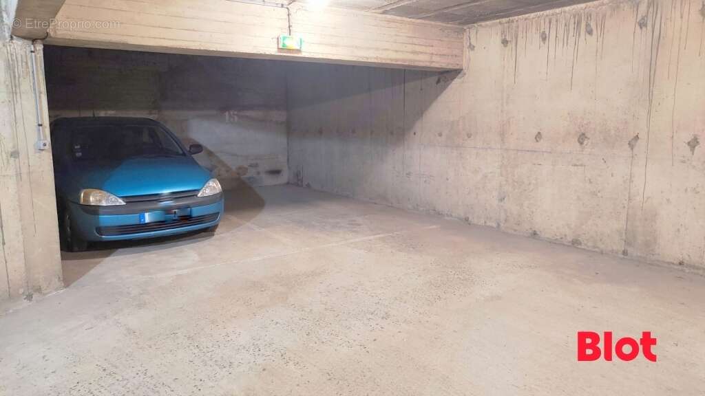 Parking à SAINT-MALO