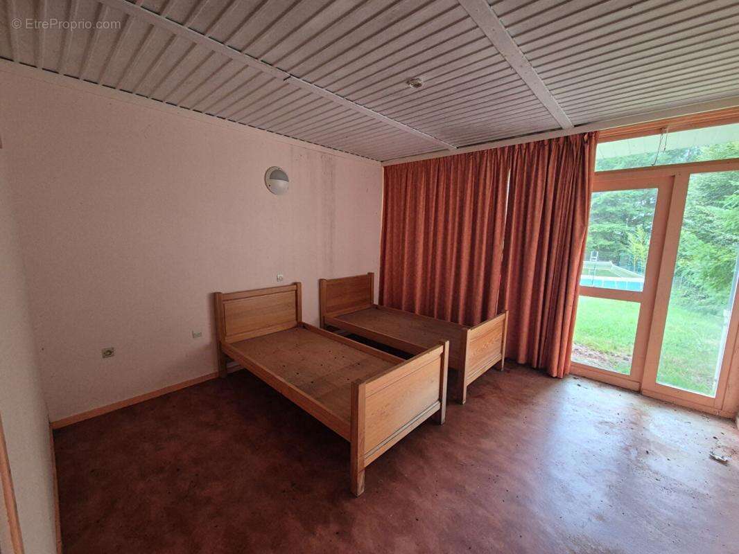 Maison à SAINT-YRIEIX-LE-DEJALAT