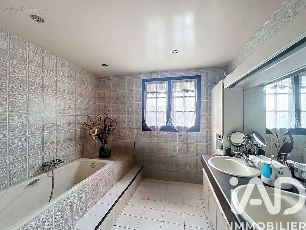 Photo 5 - Maison à BUSSY-SAINT-MARTIN