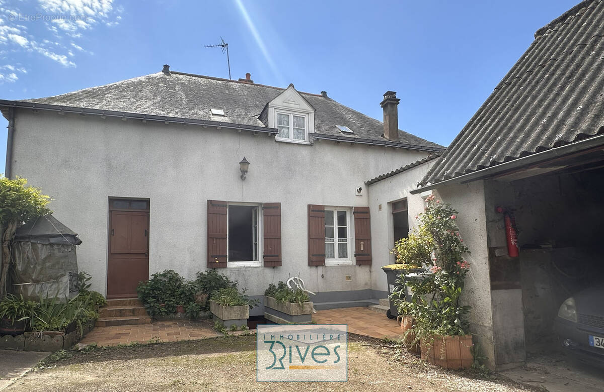 Maison à LA CHAPELLE-SAINT-LAUD