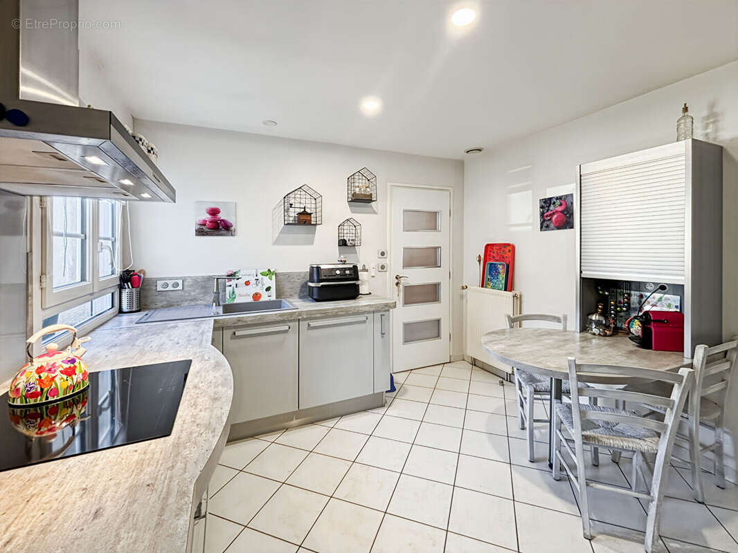 Maison à VAUX-LE-PENIL