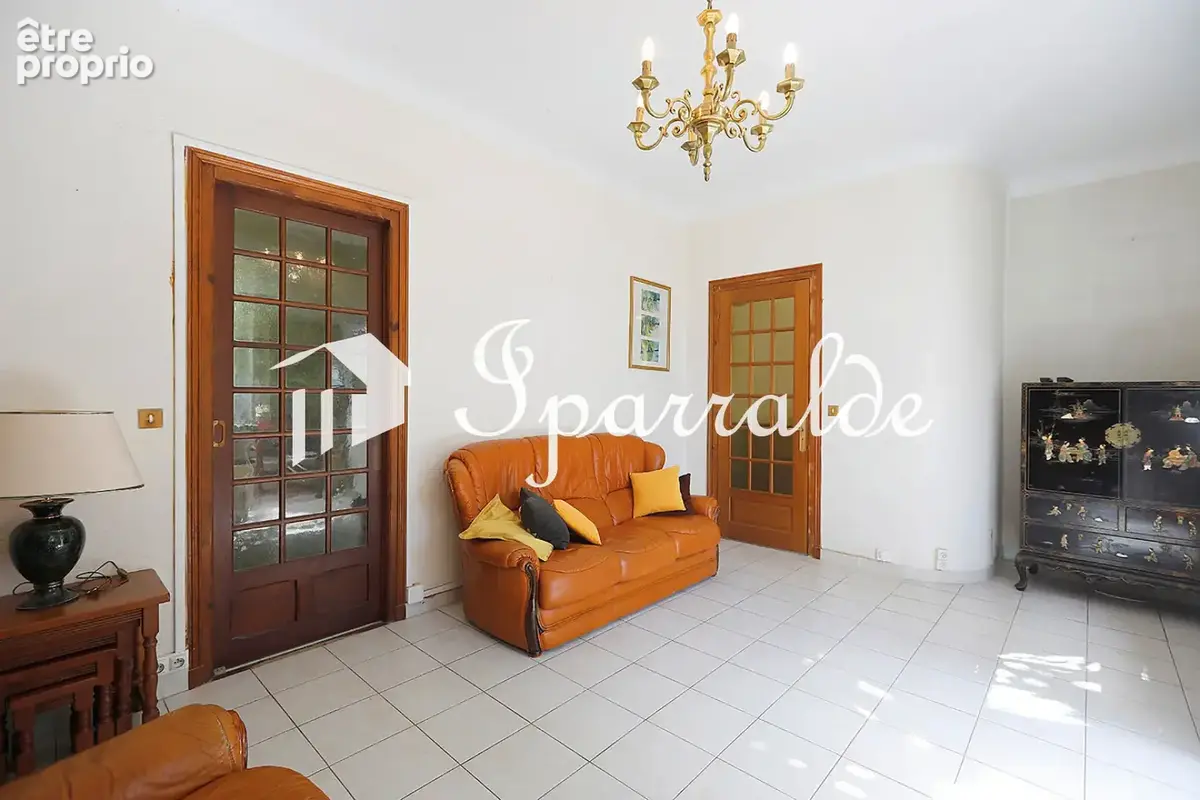 Exclusivité   hendaye centre-ville  117 m2  5 pièces  parking & très grande cave - photo 14