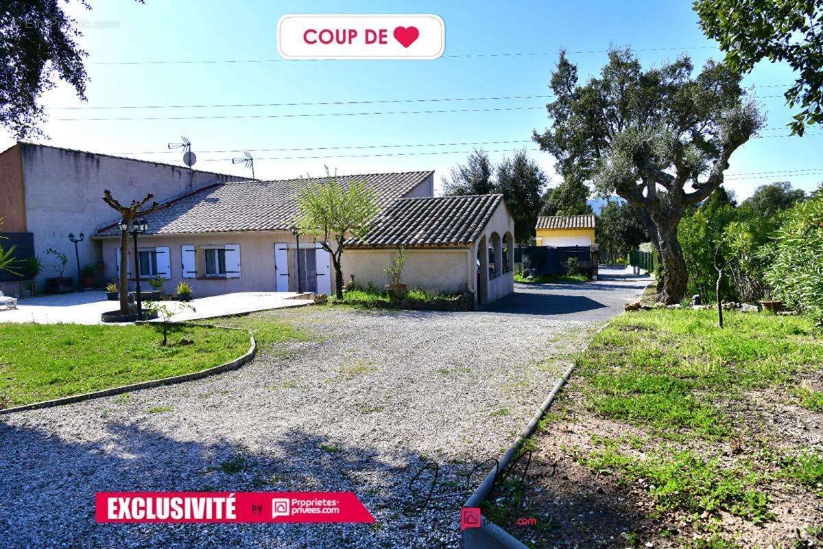 Maison à ROQUEBRUNE-SUR-ARGENS