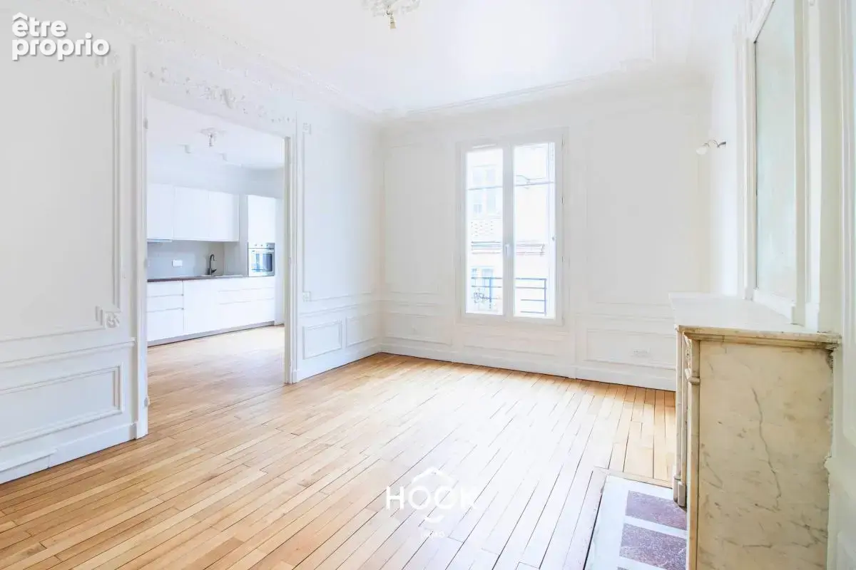 Rue de Tocqueville : 80 m² rénové, 6e étage avec ascenseur, immeuble Art nouveau - photo 2