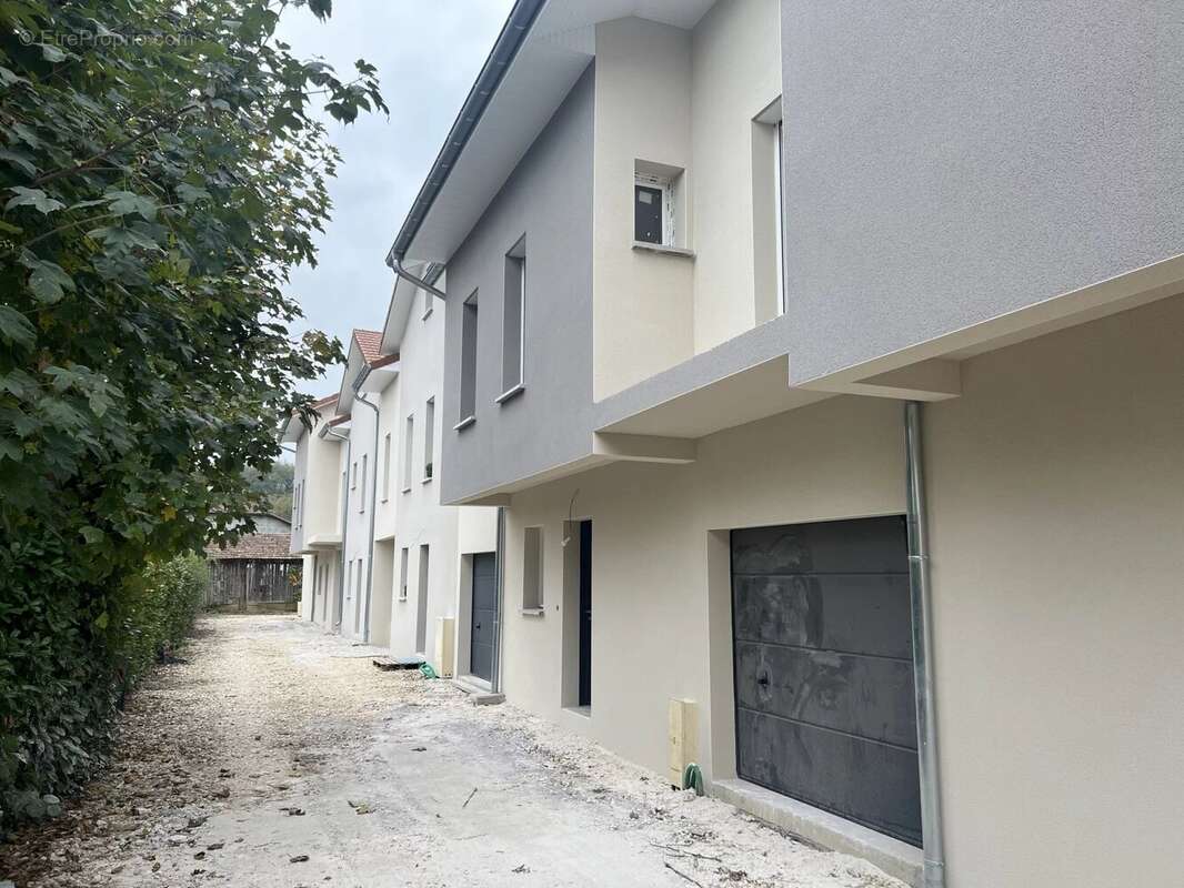 Maison à SAINT-ROMANS