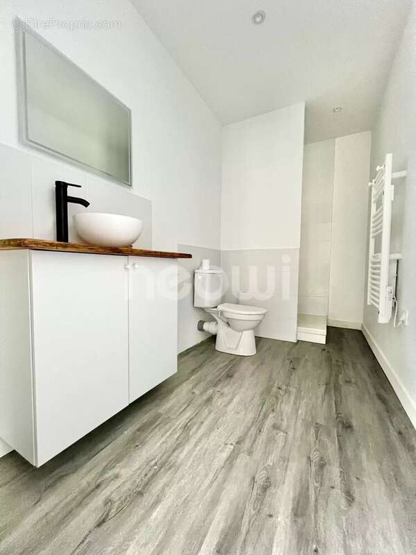 Appartement à COMBRONDE