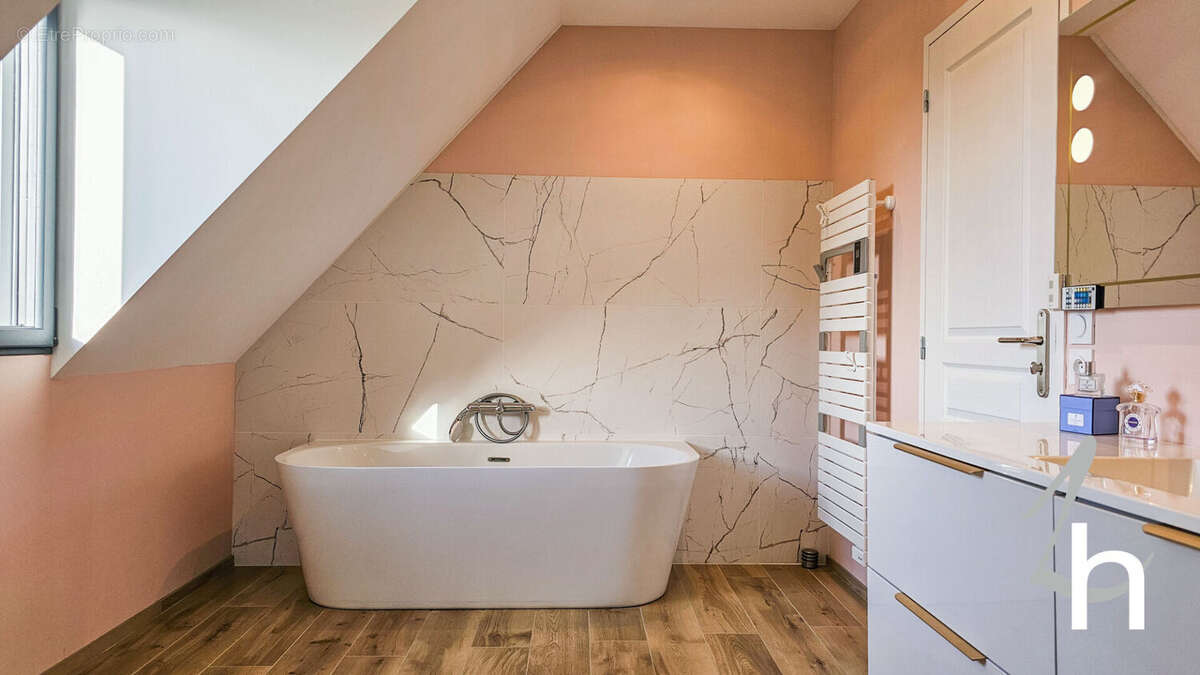 Maison à FRENOUVILLE