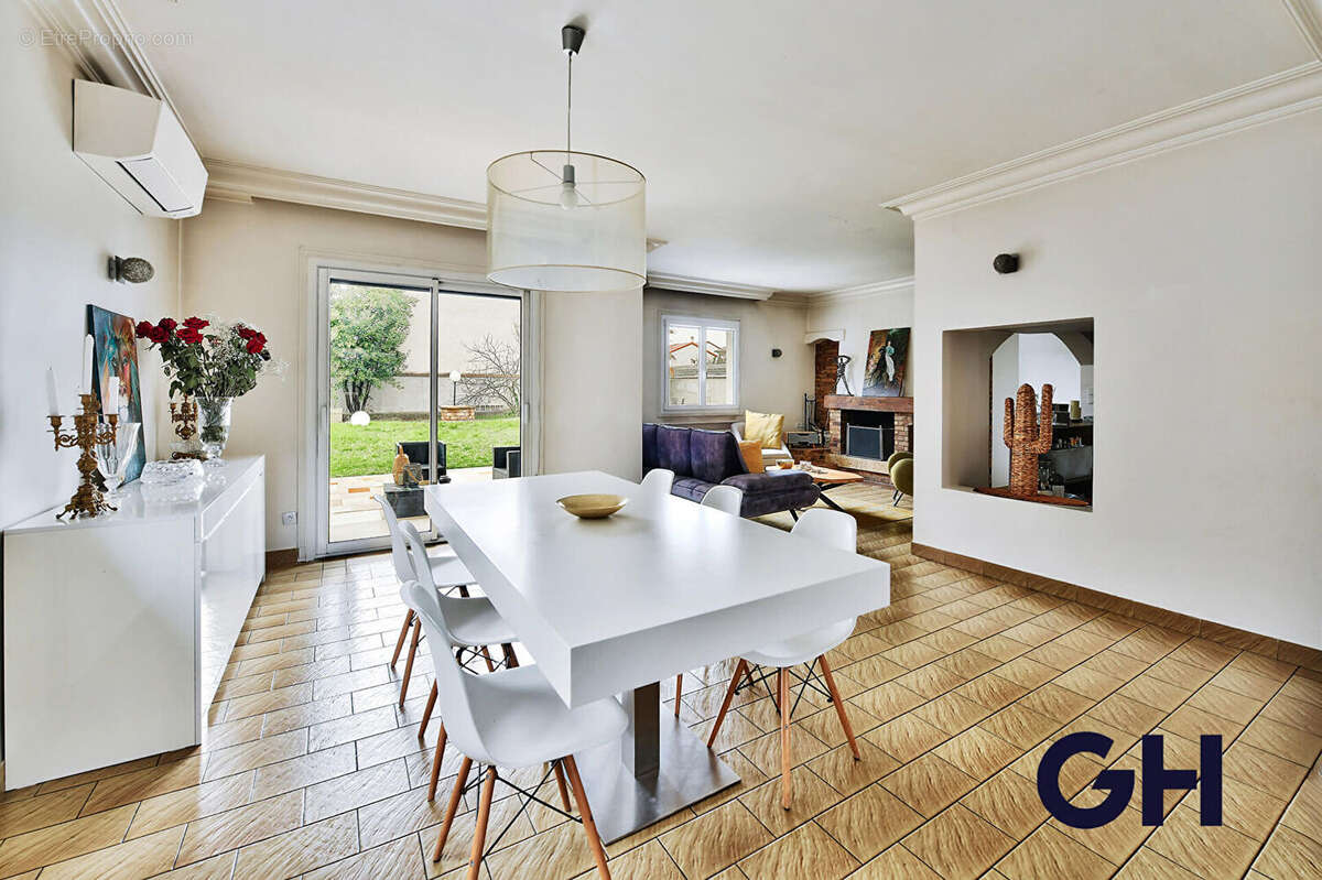 Maison à VILLEURBANNE