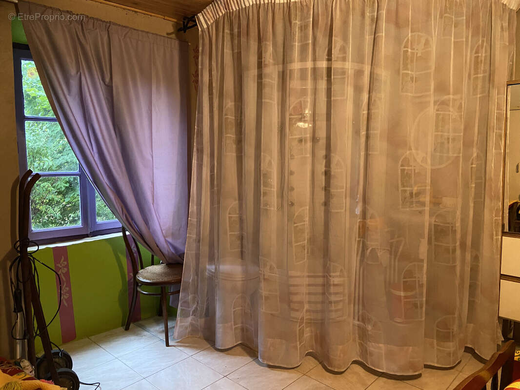 Maison à SAINT-DONAT