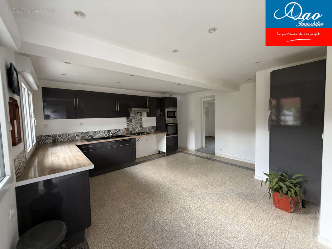 Maison familiale style longère avec dépendance - Saint Germain/Lépine - photo 3