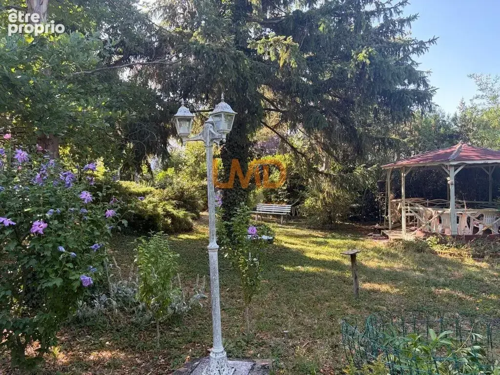 Propriété familiale rare avec parc arboré et fort potentiel fonc - photo 5