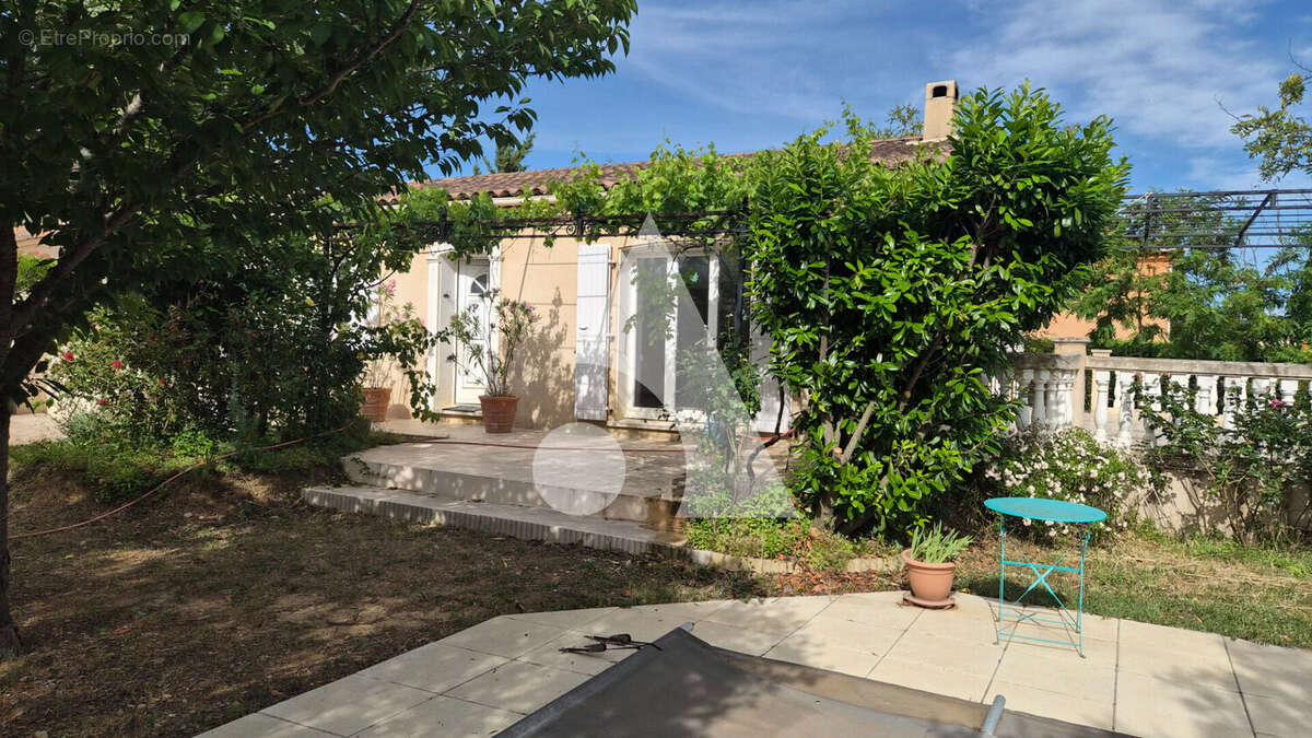 A vendre Villa T5 + Studio à Tavernes - photo 3