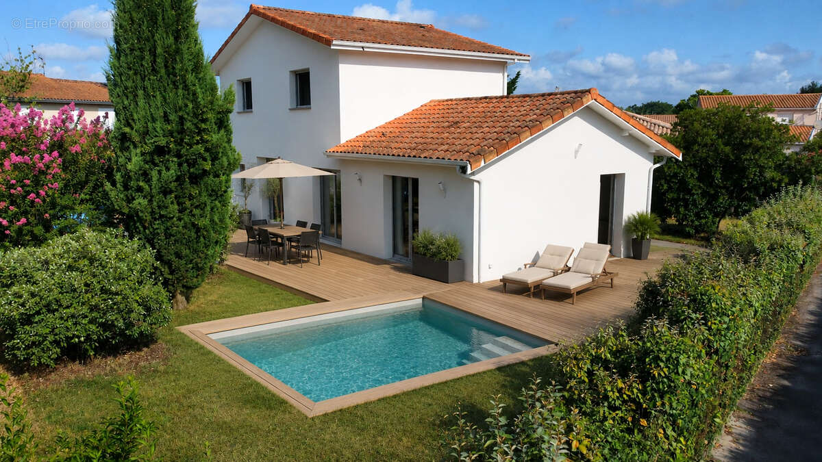 Maison familiale rénovée de 145 m² avec jardin ? Mérignac - photo 2