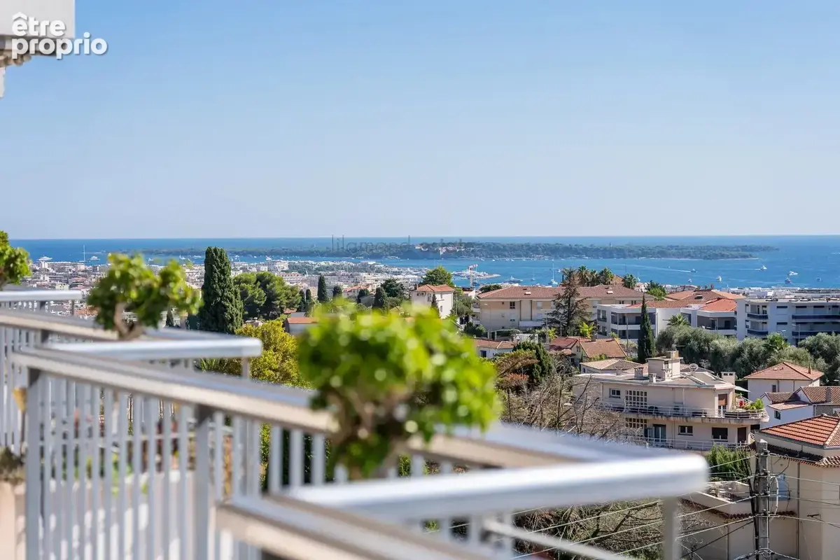 Le cannet - dernier etage - vue mer - 4 pièces 162 m2 - - photo 11