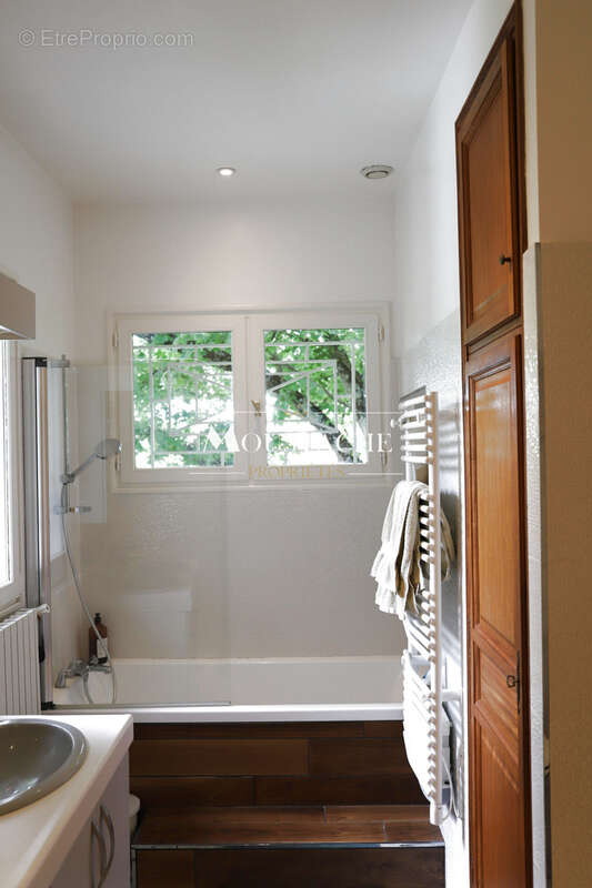 Belle villa d'architecte  avec piscine - plage et commerces a pied - - photo 18