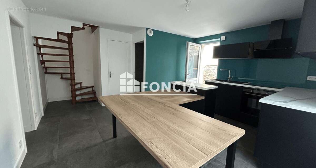 Appartement à MELESSE