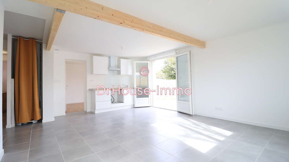 Appartement à SABLONS