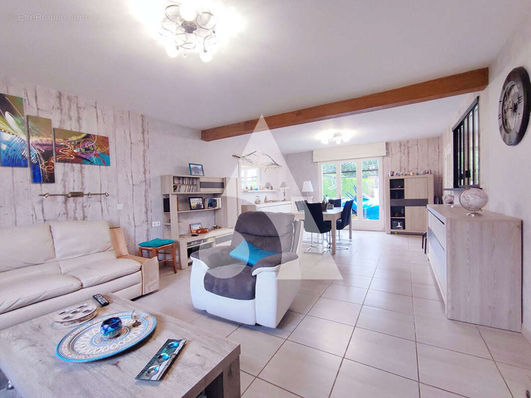 Maison à SAINT-MARTIN-AU-LAERT