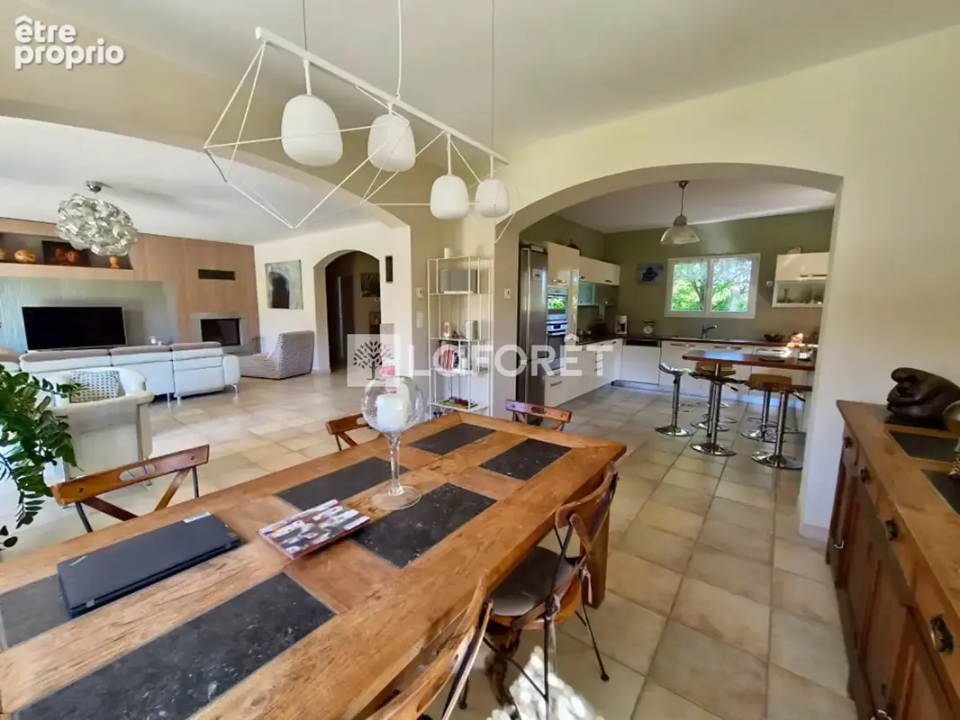 Maison Maubec 6 pièce(s) 209m2 - photo 6