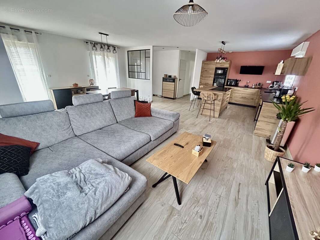 Maison à IS-SUR-TILLE