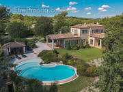 Maison à TOURRETTES