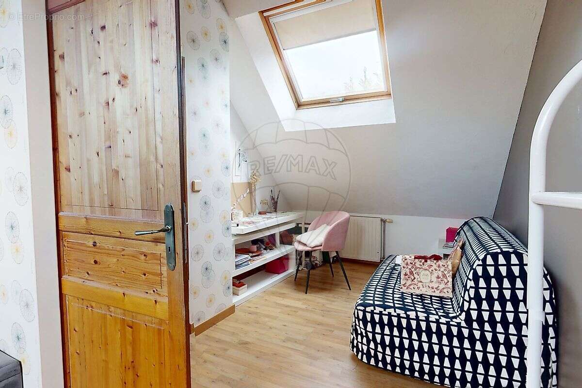 Maison à SAINT-JEAN-DE-BRAYE