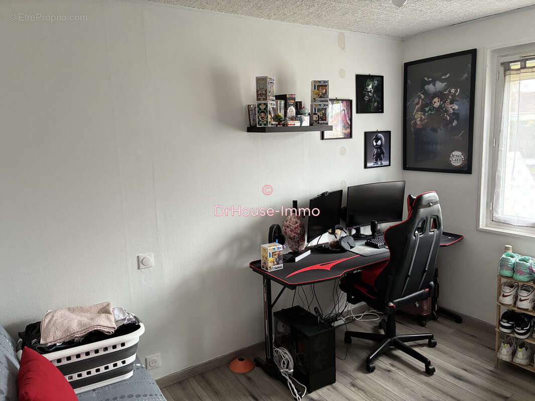 Maison à FONTAINE-LA-GUYON