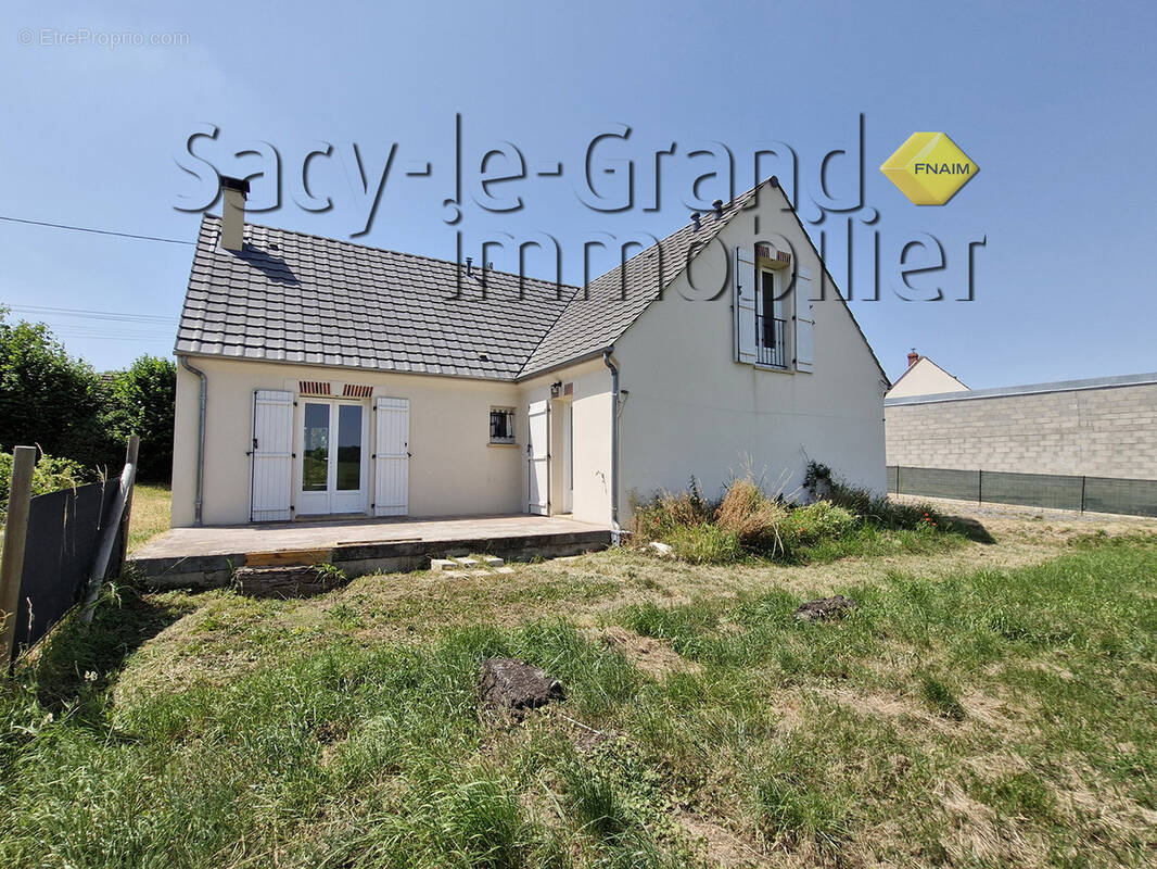 Maison à ERQUERY