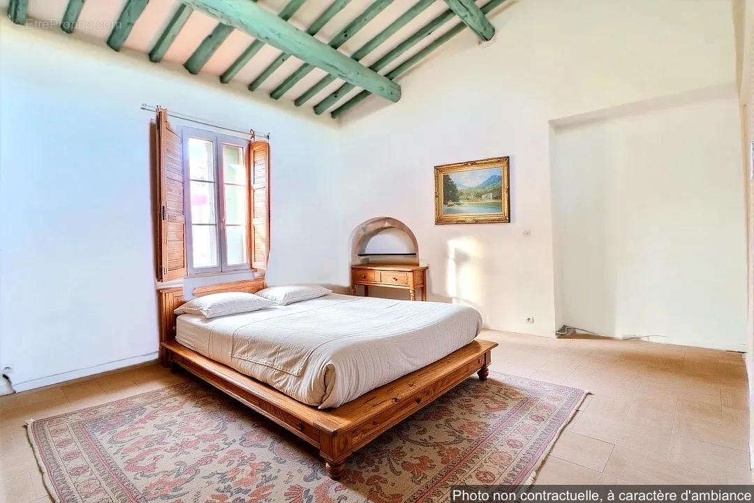 Maison à SAINT-BRES