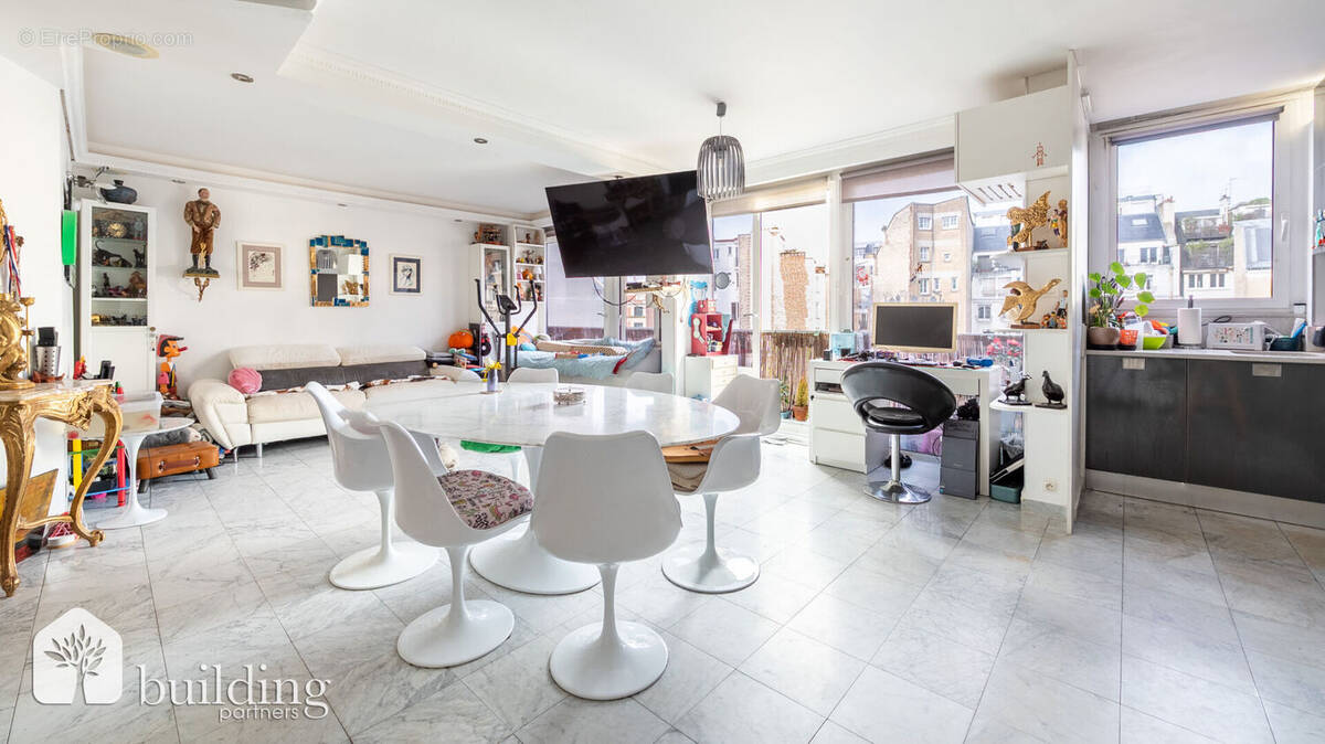 Appartement à PARIS-16E