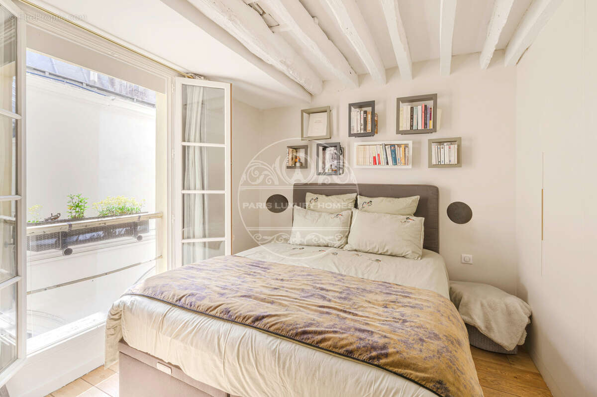 Appartement à PARIS-2E