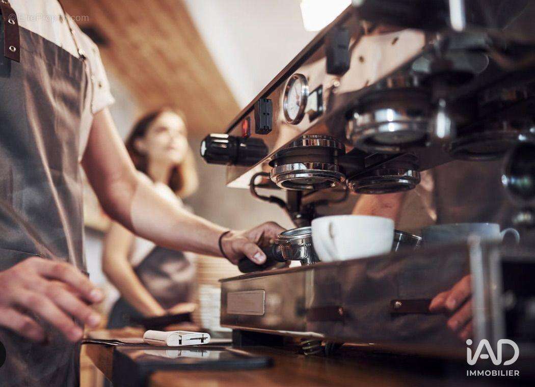 Photo 4 - Commerce à MARLY