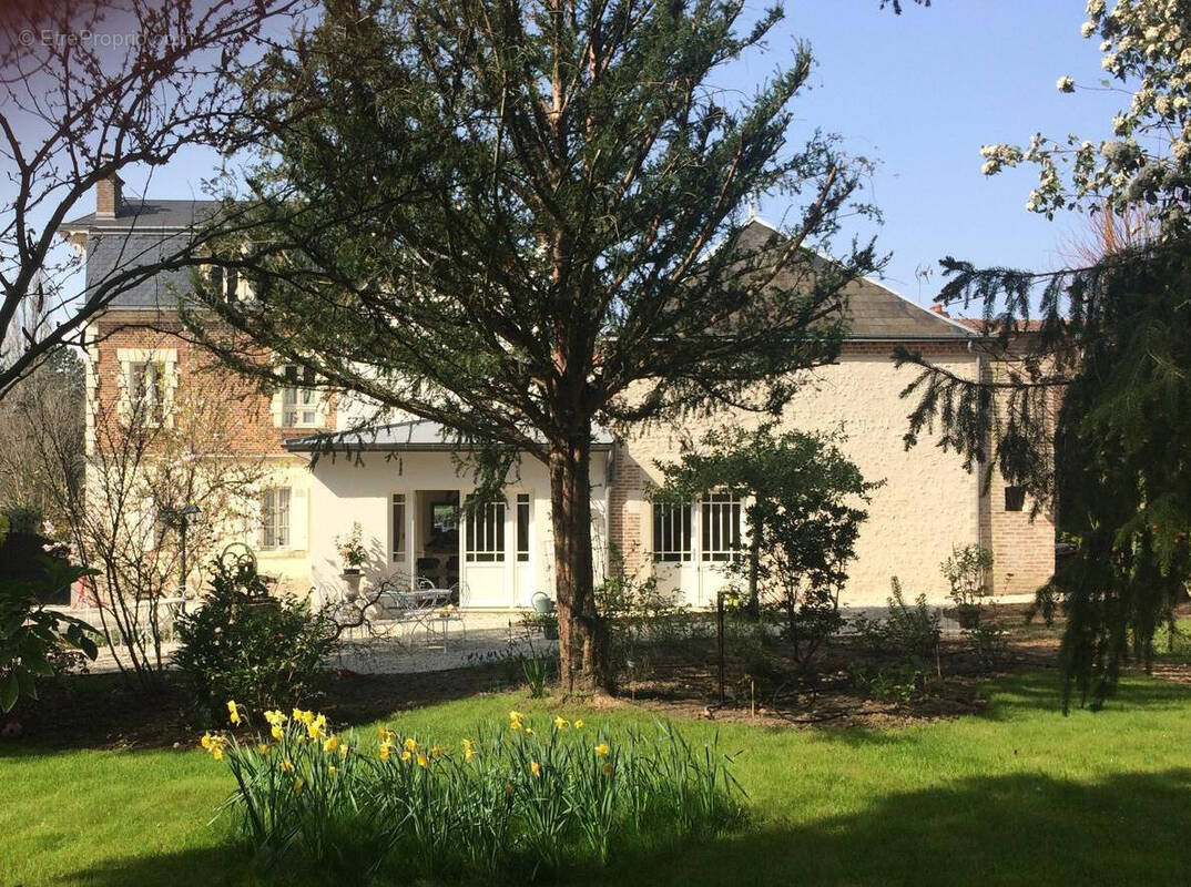 Maison à SAINT-PRYVE-SAINT-MESMIN