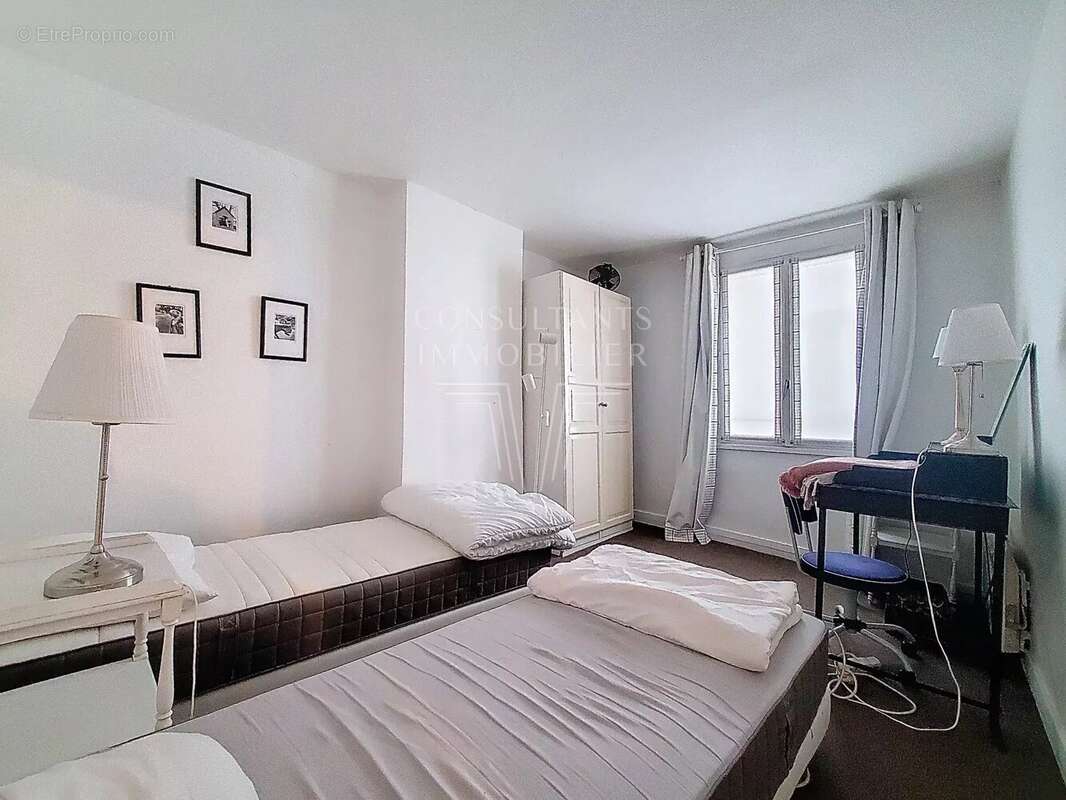 Appartement à PARIS-7E