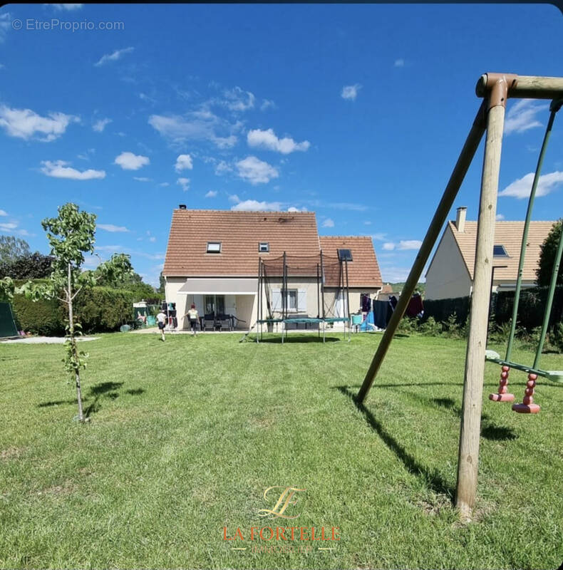 Maison à FRENEUSE
