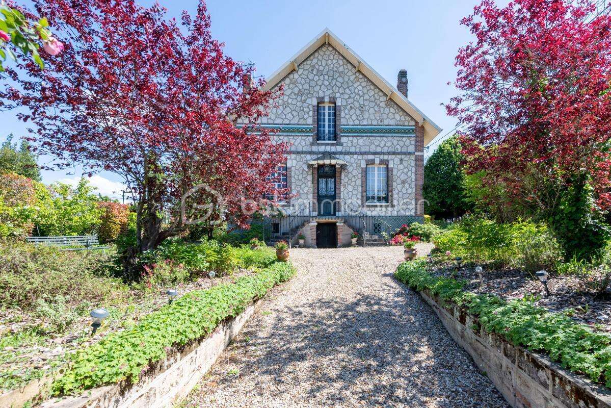 Maison à PONT-SUR-YONNE