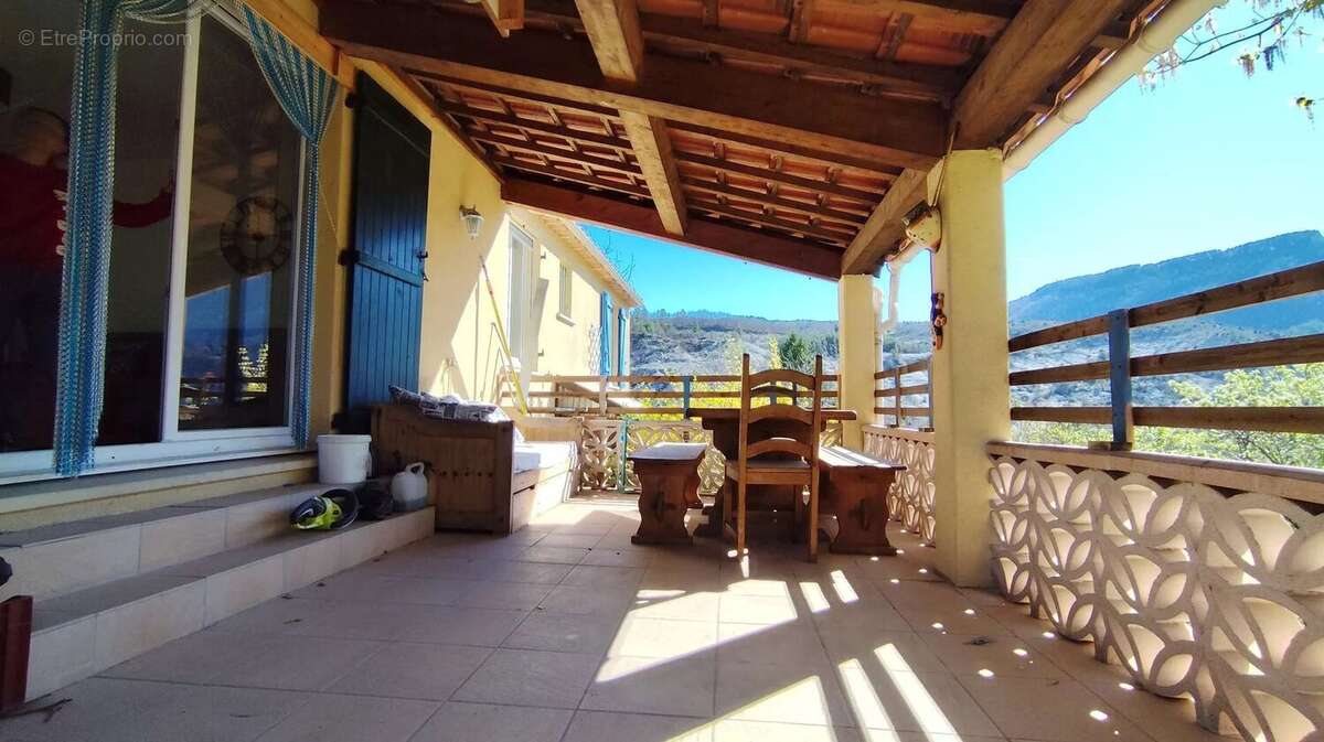 Maison plain-pied 97 m² - Terrain 2107 m² - photo 14