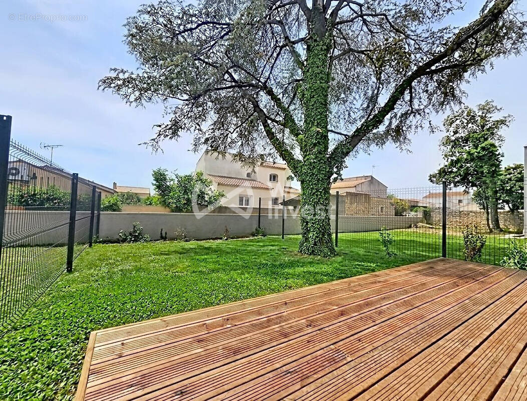 Maison à MAUGUIO