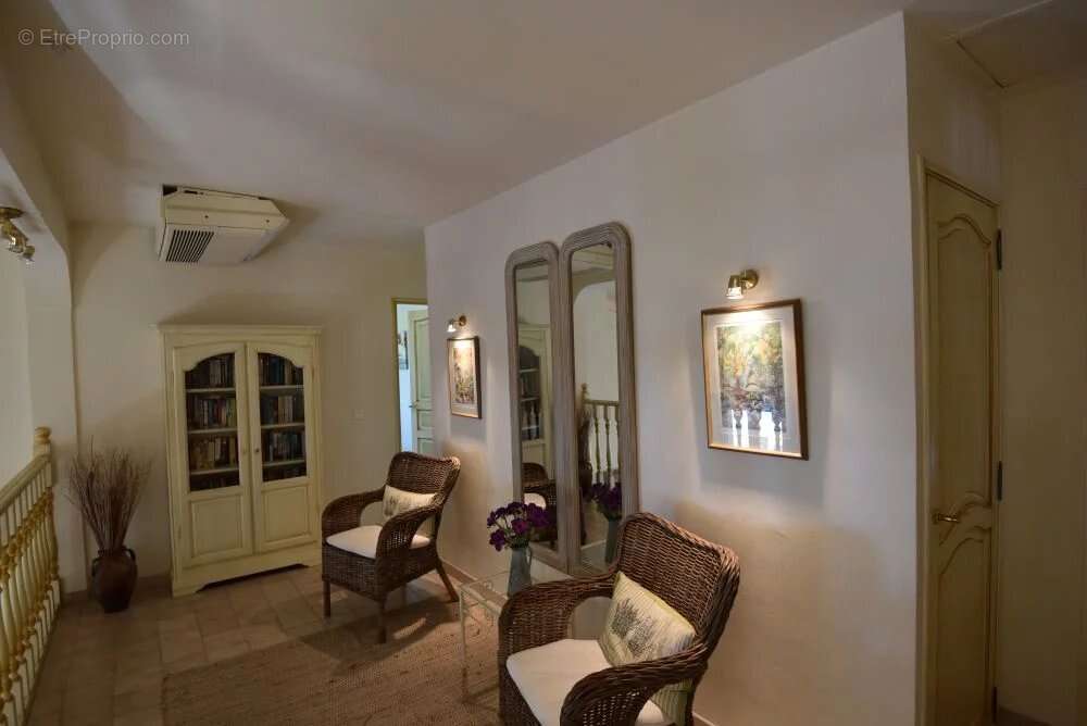 Maison à MONTAUROUX