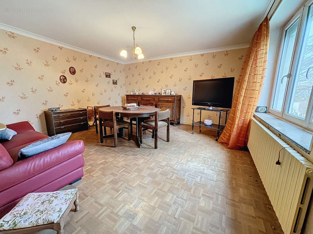 Maison à DOMMARTIN-SUR-VRAINE