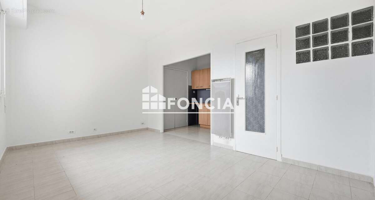 Nice rue parmentier studio 28m2 en rdc a renover + cave - photo 5