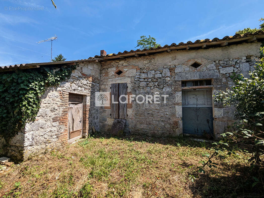 Maison à SAINT-NAZAIRE-DE-VALENTANE