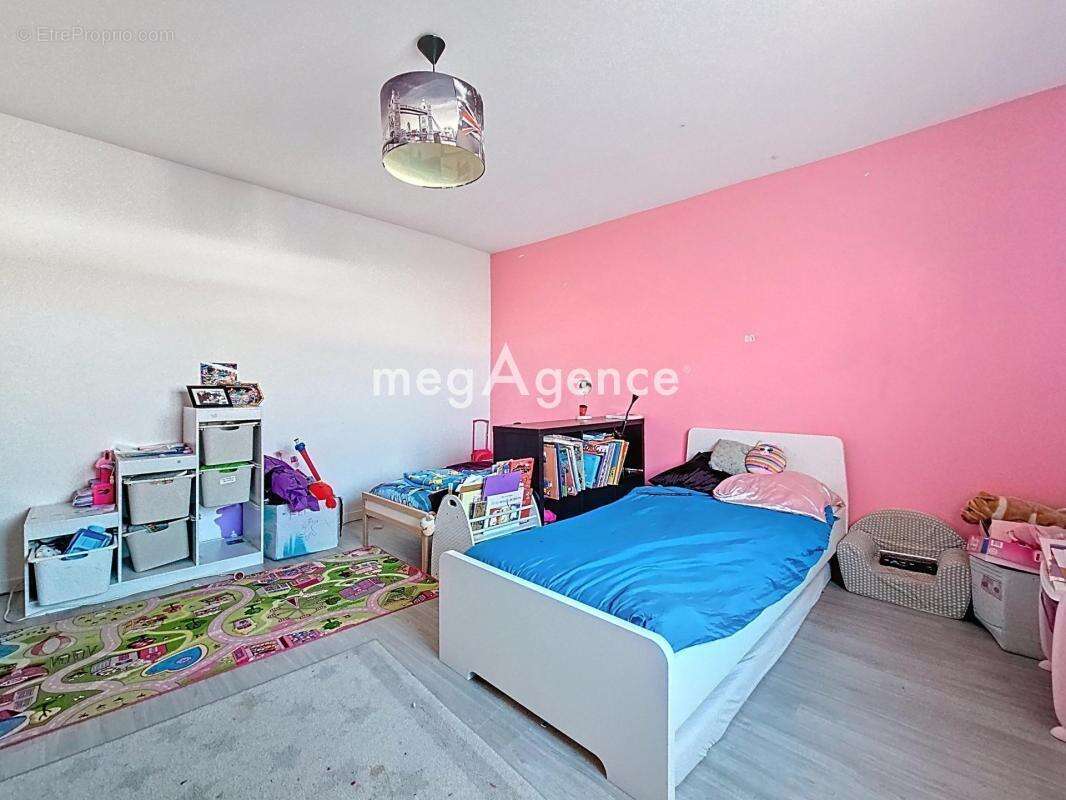 Maison à LES MUREAUX