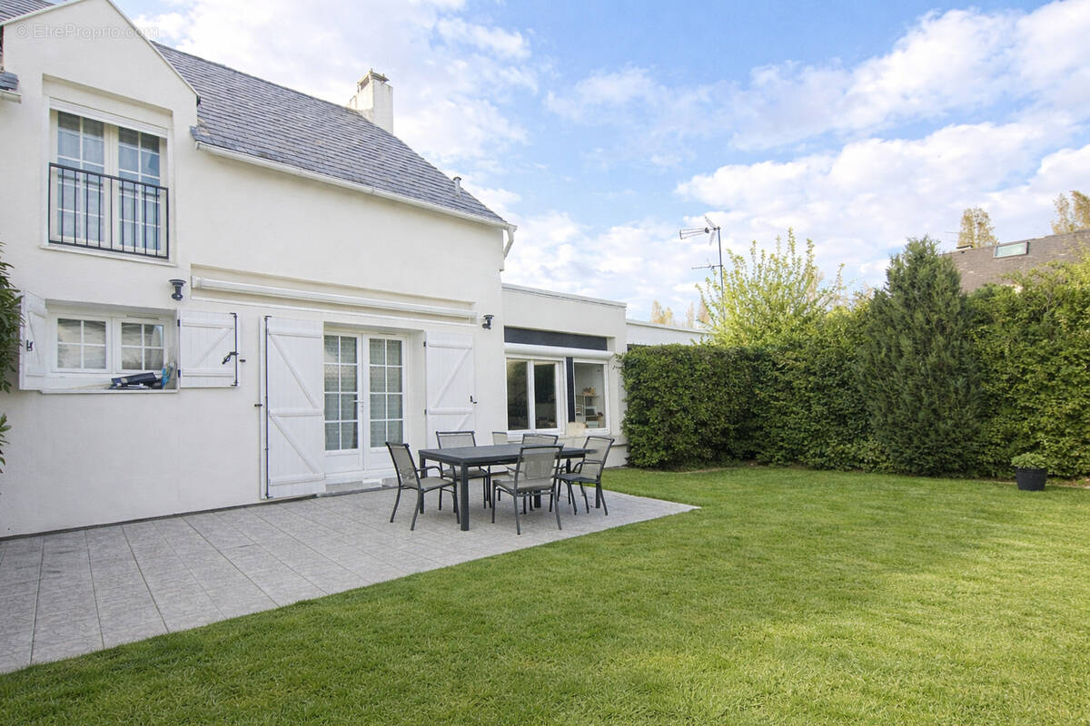 Maison à OZOIR-LA-FERRIERE