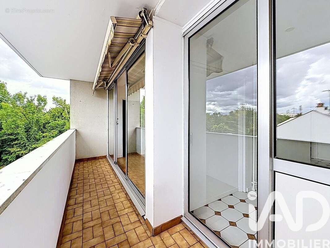 Photo 6 - Appartement à GENNEVILLIERS